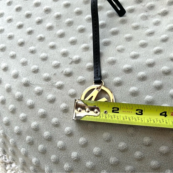 Michael Kors MK Purse Bag Tag Charm gold with leather strap - Picture 3 of 3